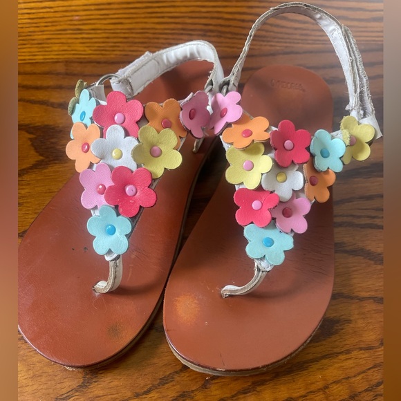 Adorable Gymboree Sandals white multi coloured Floral Leather uppers Girls Used - Picture 6 of 7